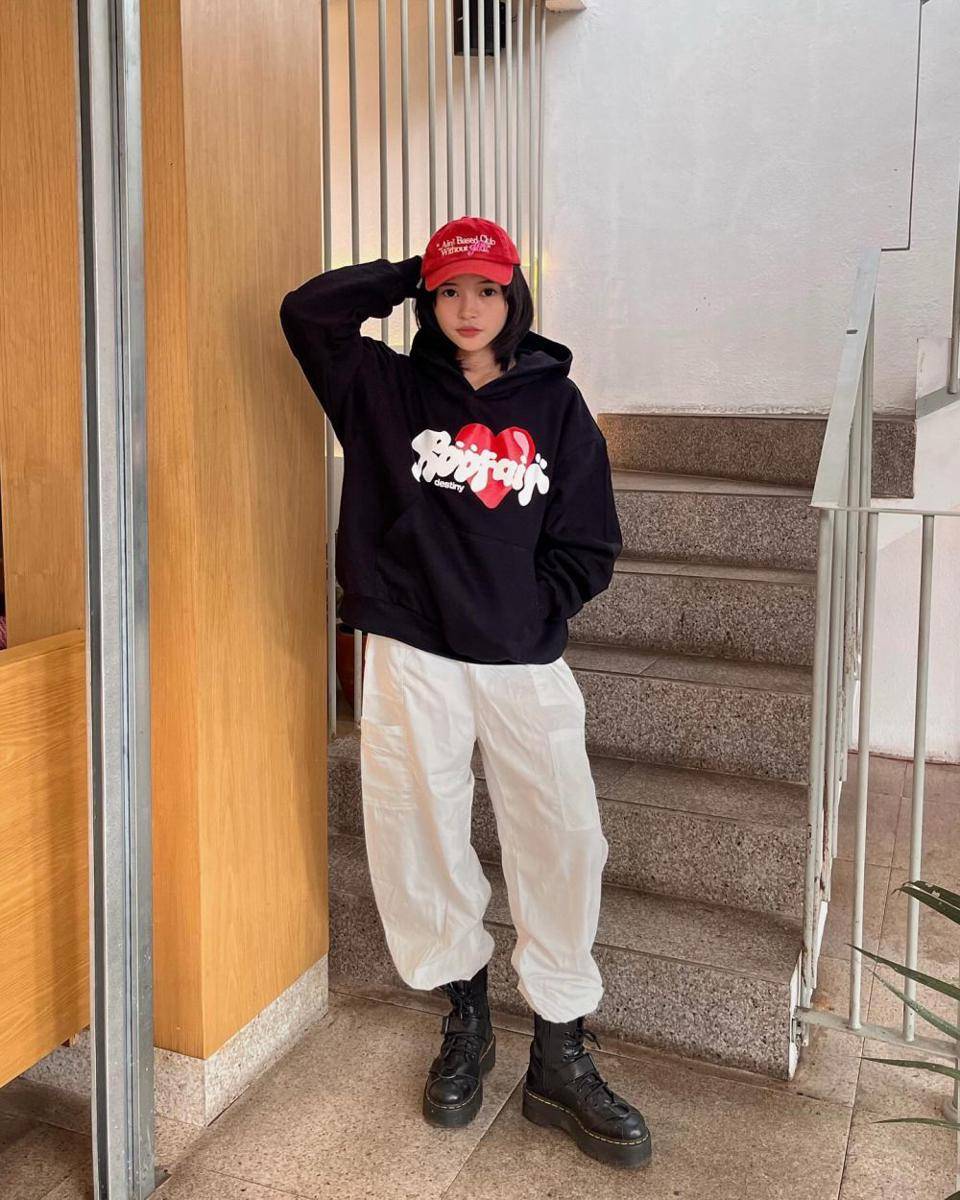 Adela Dwi (instagram.com/adeladwis)
