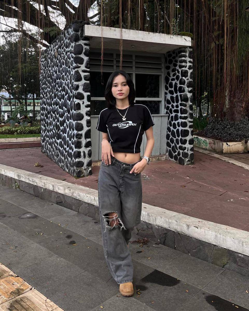 Adela Dwi (instagram.com/adeladwis)