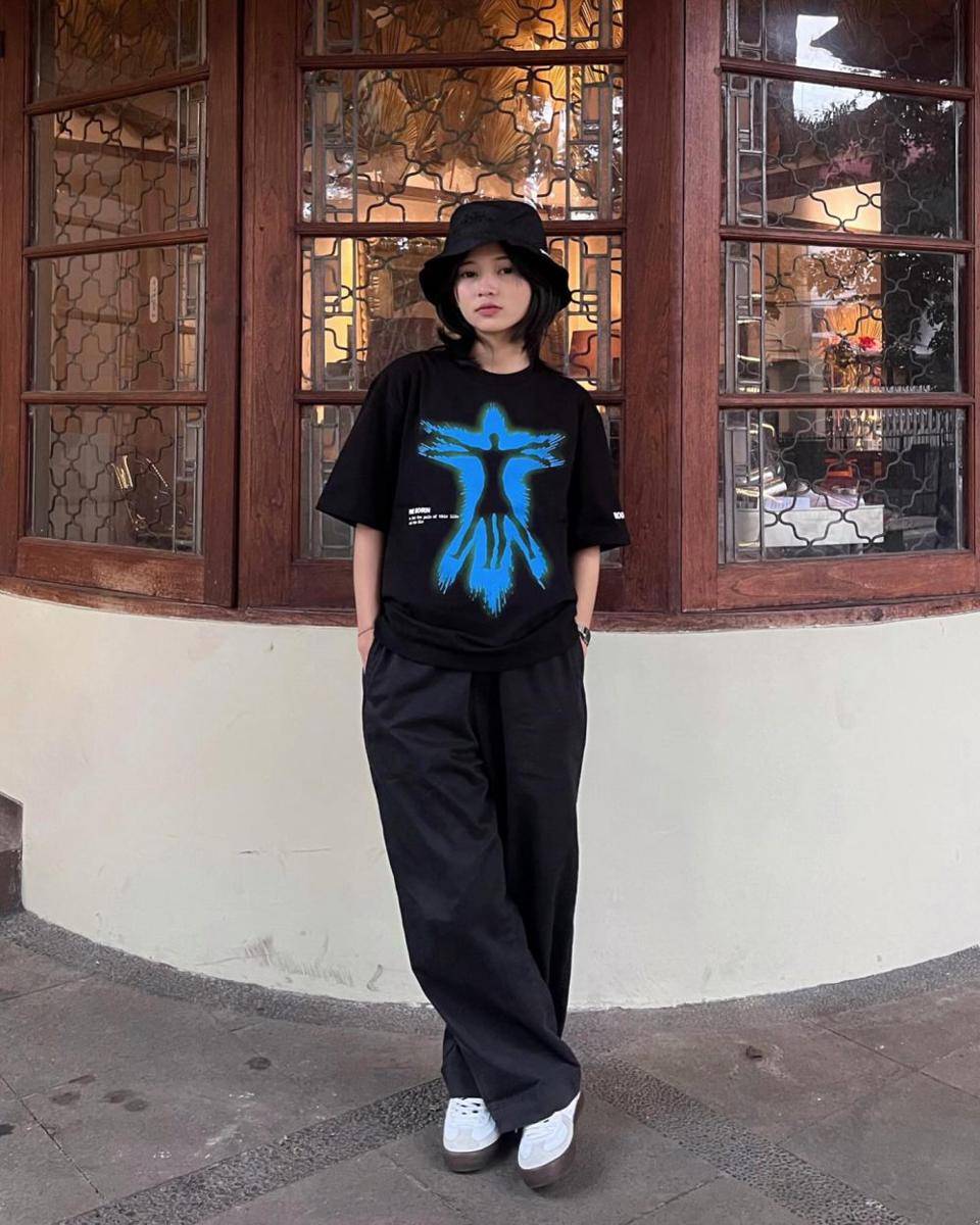 Adela Dwi (instagram.com/adeladwis)