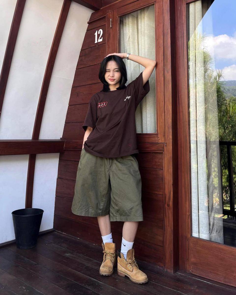 Adela Dwi (instagram.com/adeladwis)
