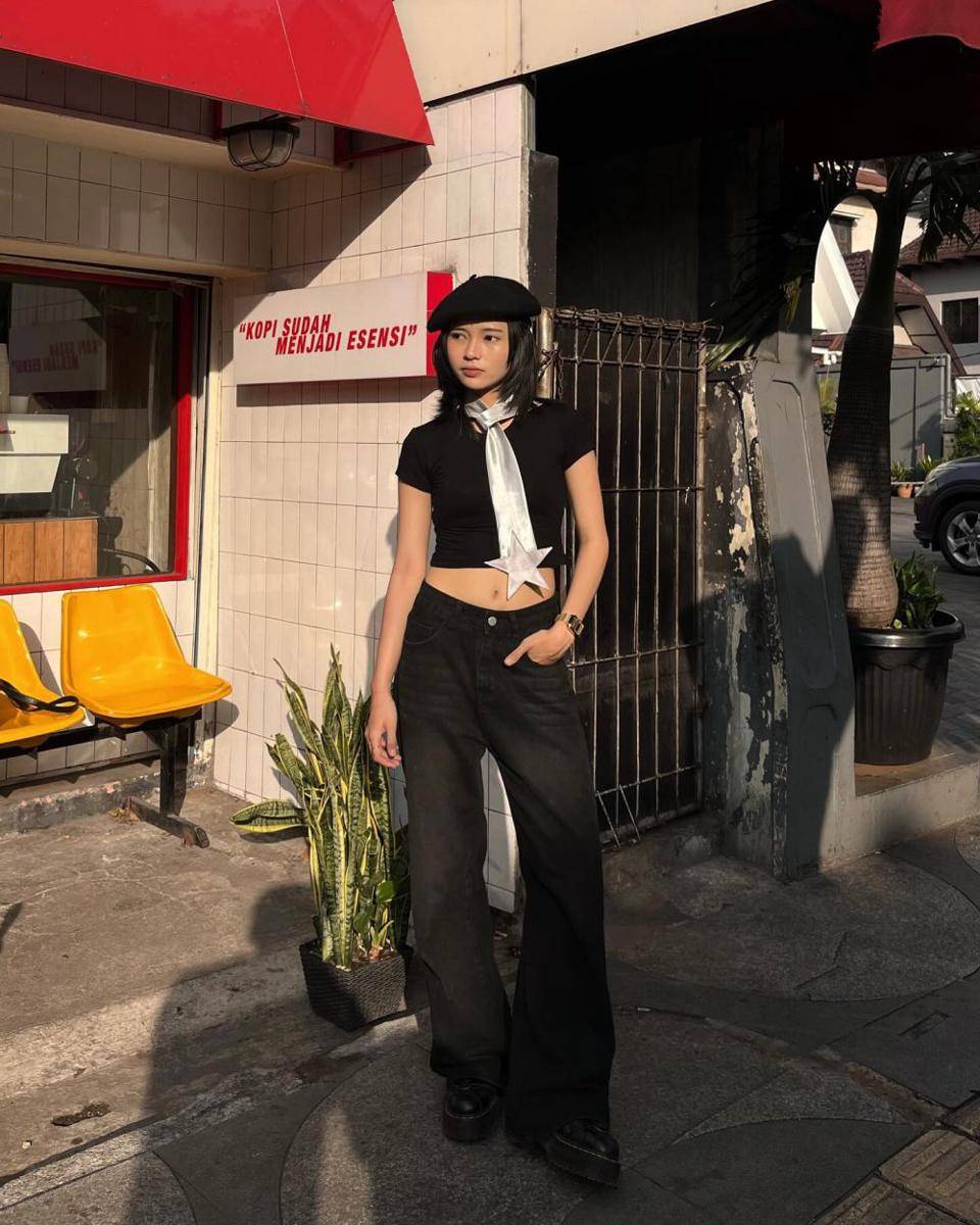 Adela Dwi (instagram.com/adeladwis)