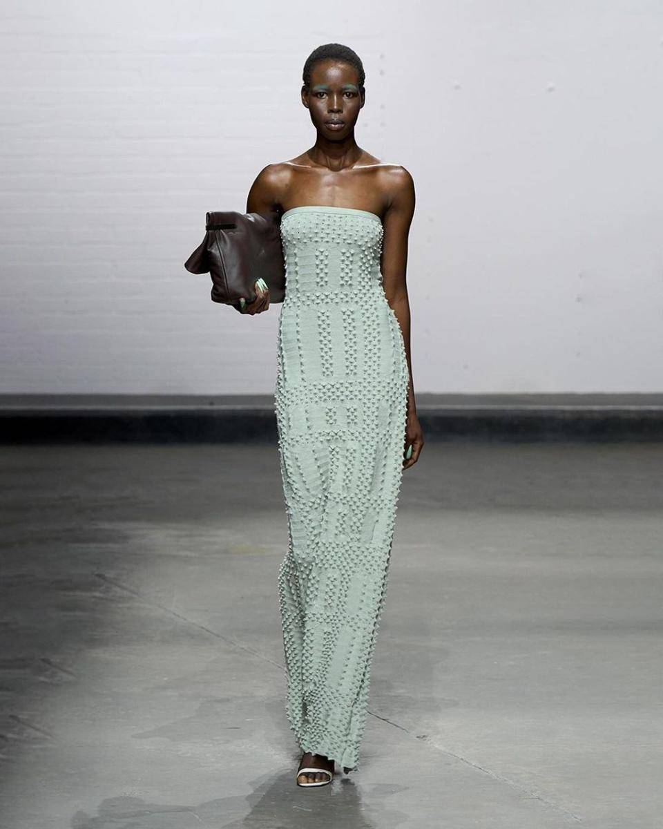 12 Koleksi Chet Lo di London Fashion Week 2024. (Instagram.com/chet_lo)