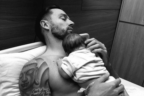 7 Potret Istri Pemain Timnas Marc Klok Melahirkan Anak Kedua