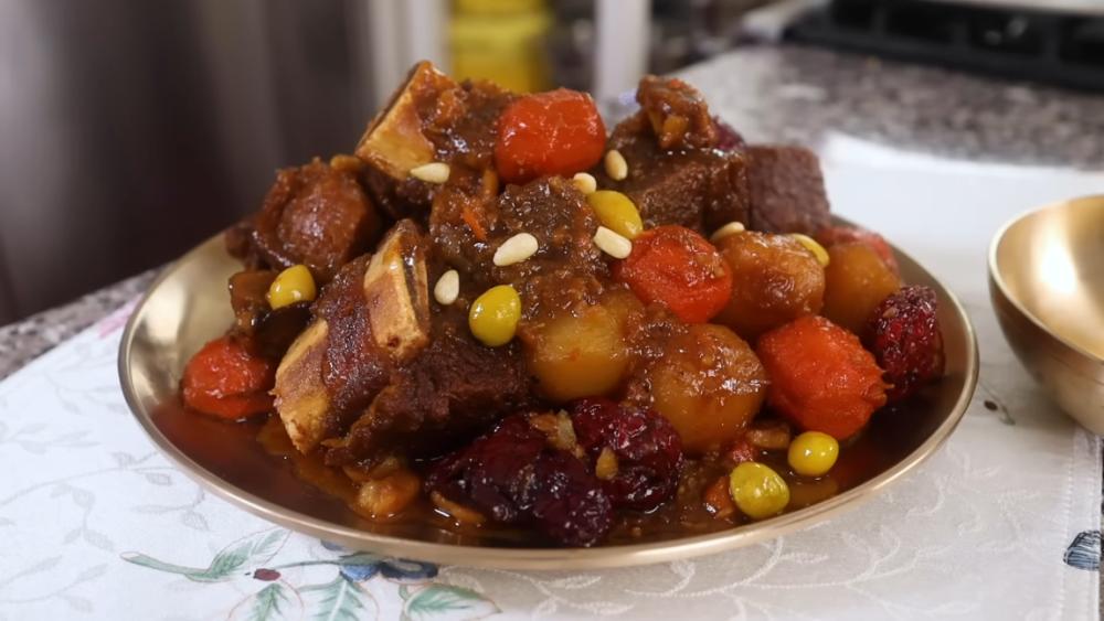 Galbi Jjim: Semur Iga Sapi Korea yang Super Empuk dan Bikin Nagih!