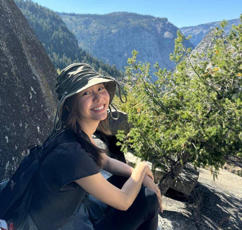 potret Toey Jarinporn hiking di Amerika (instagram.com/toeyjarinporn)