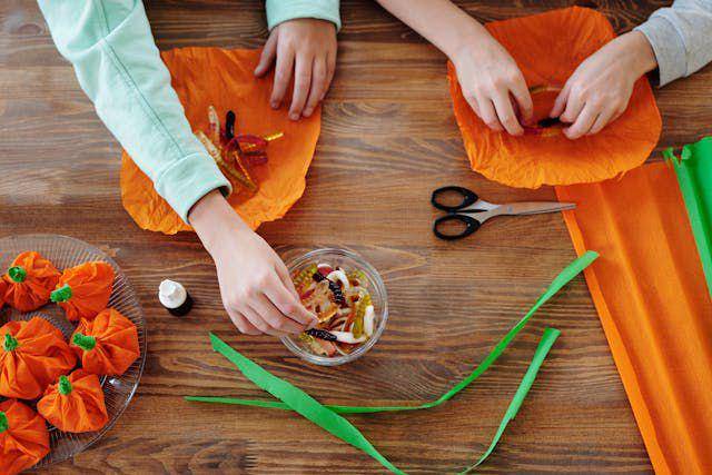 ilustrasi DIY halloween (pexels.com/Daisy Anderson)