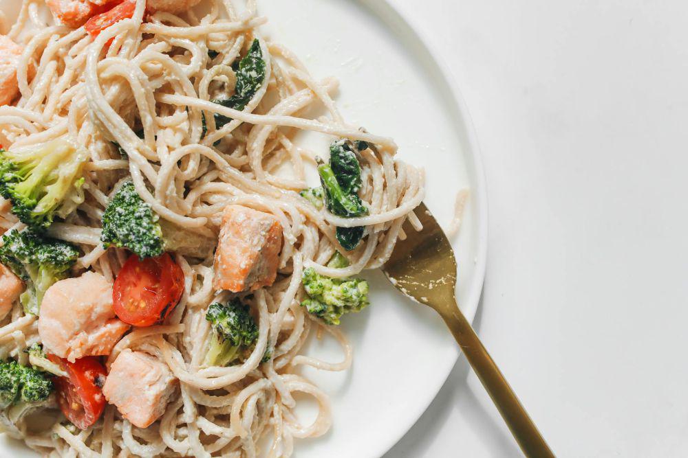 Bikin Creamy Salmon Pasta Super Enak, Anak GTM pun Auto Lahap!