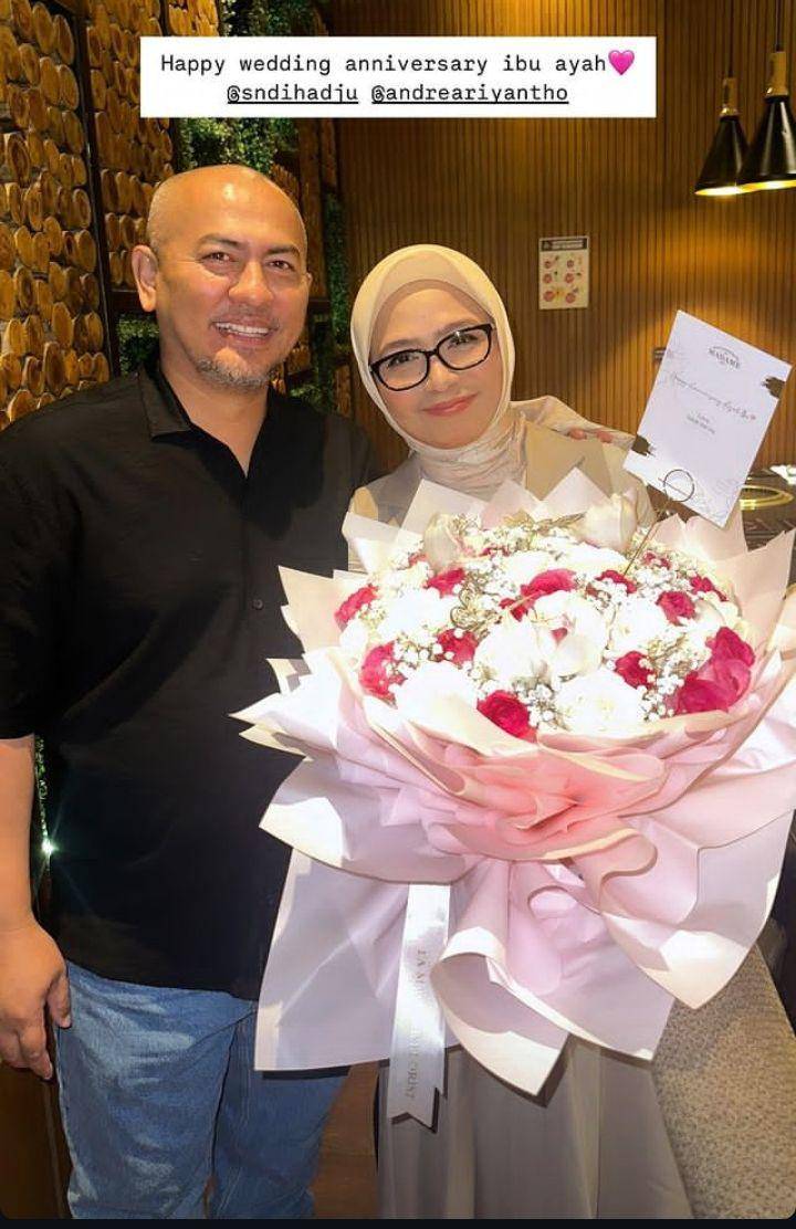 Anniversary orangtua Syifa Hadju (Instagram.com/syifahadju)