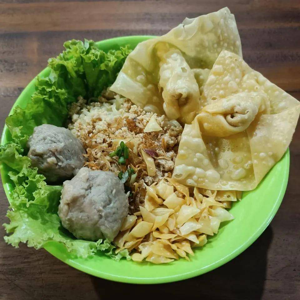 Cwie mie pangsit goreng di Cwie Mie Malang Dapoer Gembul (instagram.com/dapoer_gembul2020)