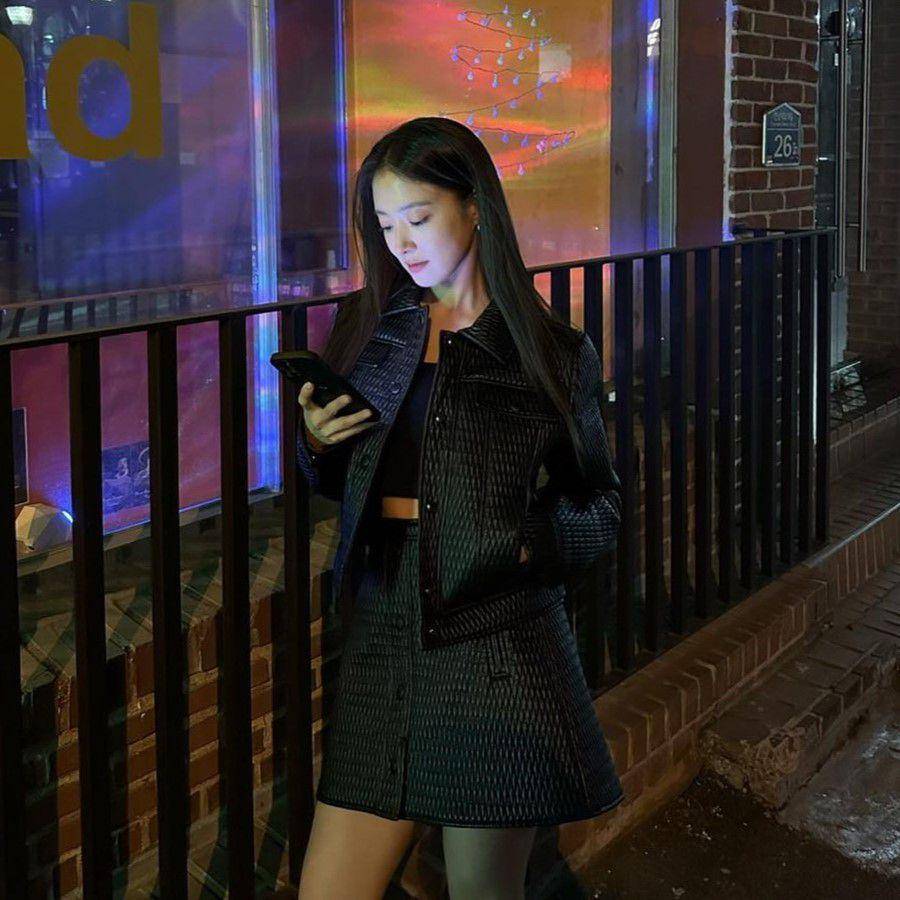 feminin look ala Lee Seyoung (instagram.com/seyoung_10)