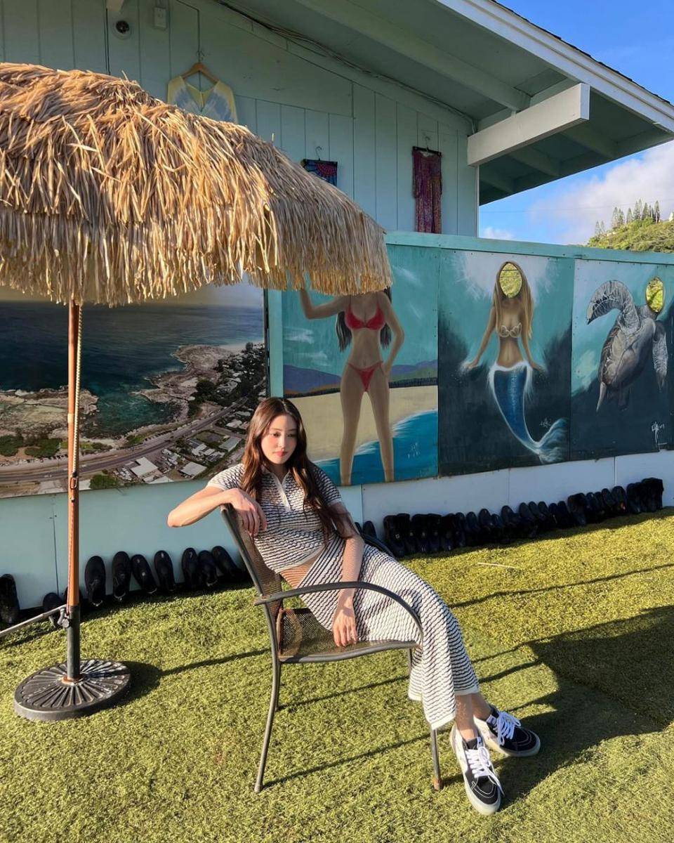 feminin look ala Lee Seyoung (instagram.com/seyoung_10)