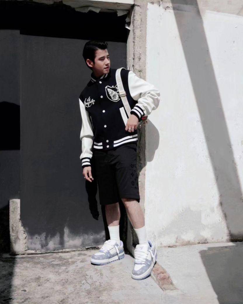 outfit dengan celana pendek ala Mario Maurer (instagram.com/mario_mm38)