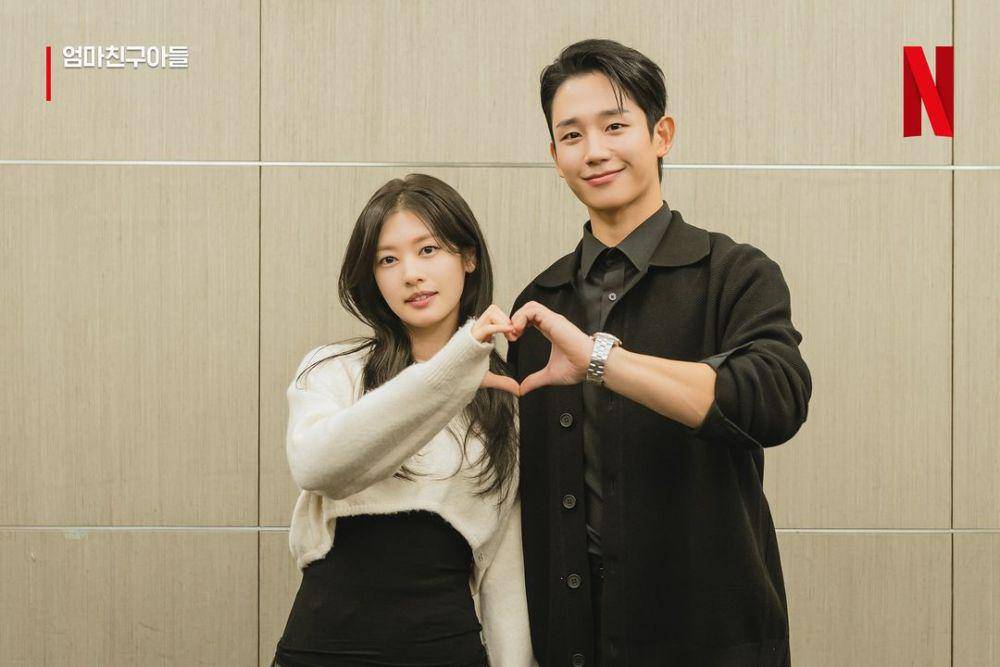 Jung Haein dan Jung Somin saat pembacaan skrip untuk drama Love Next Door (Instagram.com/netflixkr)