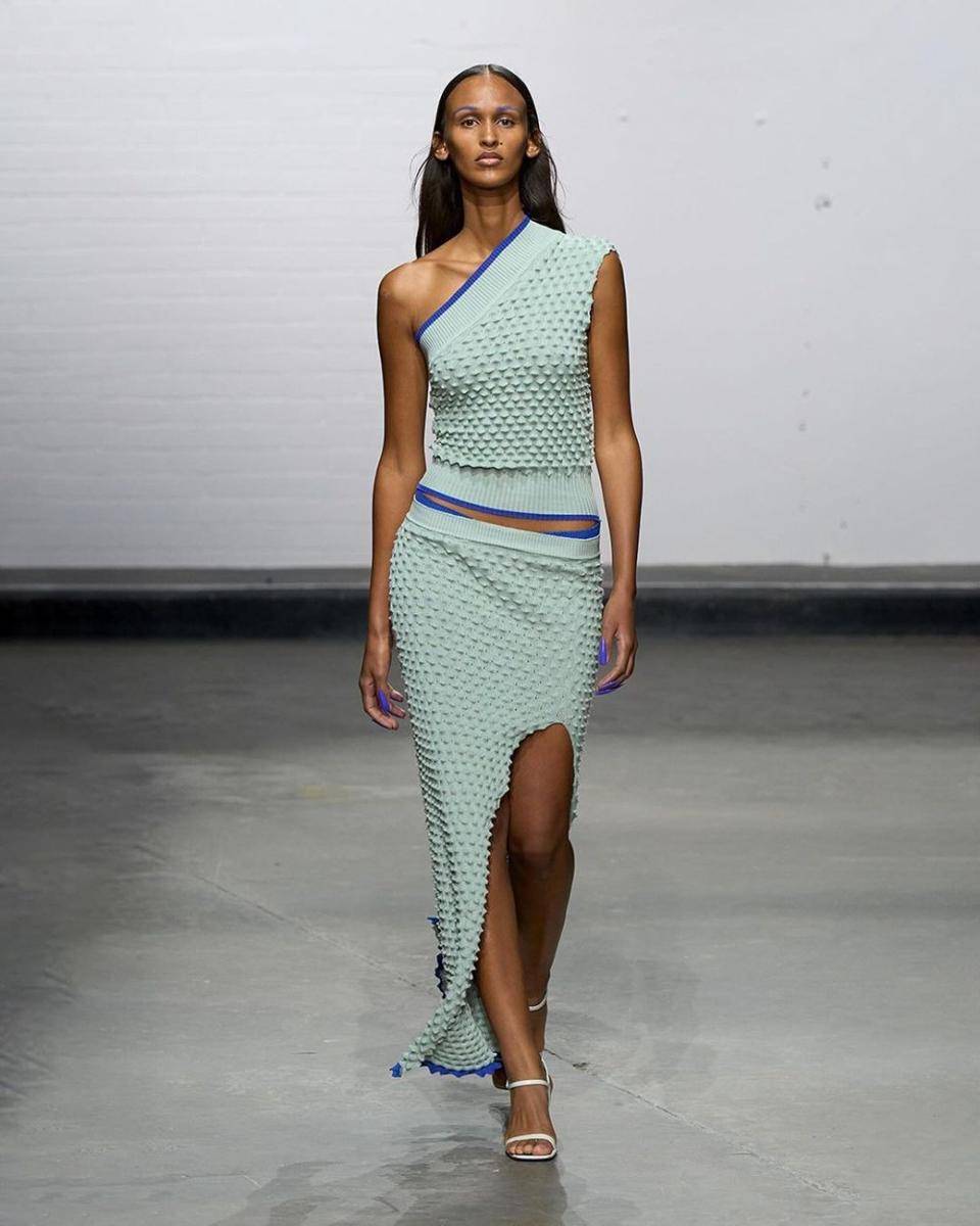 12 Koleksi Chet Lo di London Fashion Week 2024. (Instagram.com/chet_lo)