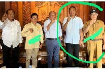Foto ASN di Tulungagung bersama salah satu Cabup. IDN Times/ istimewa