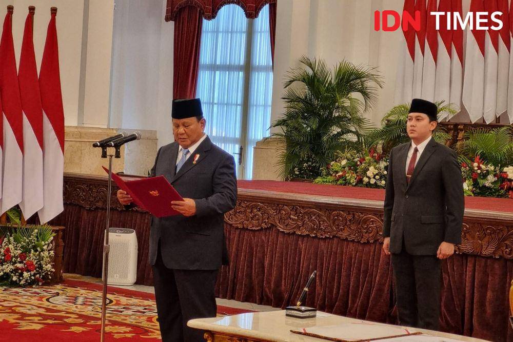 Mayor Teddy Dilantik Jadi Seskab bareng Wakil Menteri Prabowo pada Senin (21/10/2024). (IDN Times/Ilman Nafi'an)