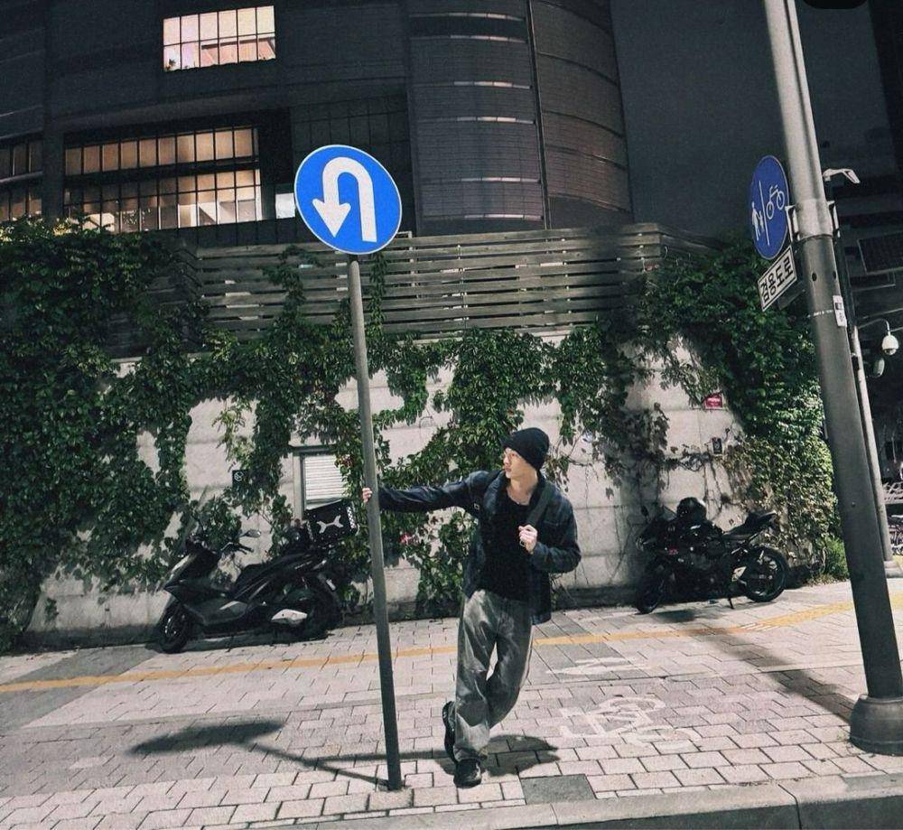 Bang Chan Stray Kids (instagram.com/gnabnahc)