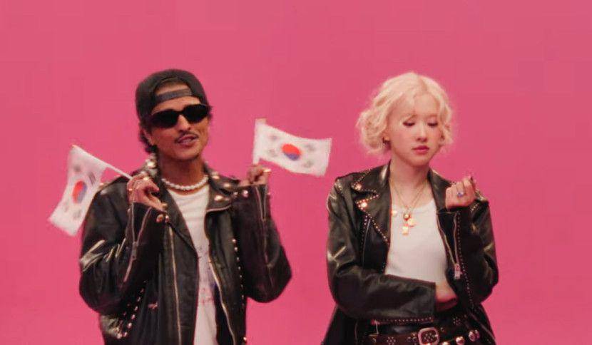 Rosé dan Bruno Mars Dalam Music Video APT.