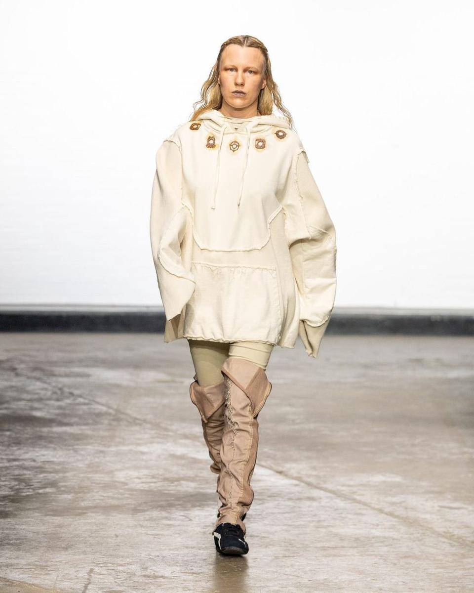 koleksi SS25 LUEDER di London Fashion Week 2024 (instagram.com/marie.lueder)