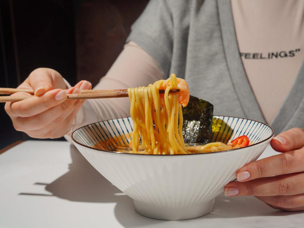 Mindful Eating: Makan Tanpa Drama, Lebih Santai dan Bermakna!