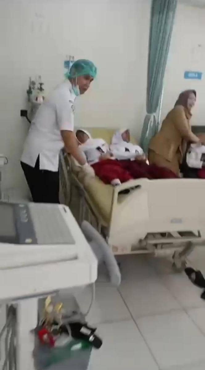 12 Siswa SDN 1 Durian Payung Keracunan Makanan