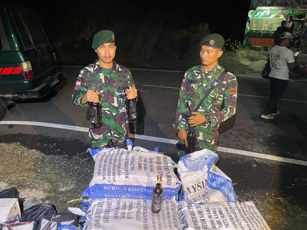 Satgas Pamtas Gagalkan Penyelundupan Miras di Perbatasan Malaysia