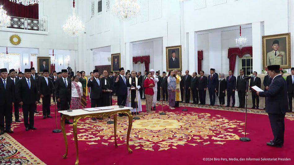 Prosesi pelantikan Sekretaris Kabinet dan Wakil Menteri Kabinet Merah Putih. (Setkab.go.id)