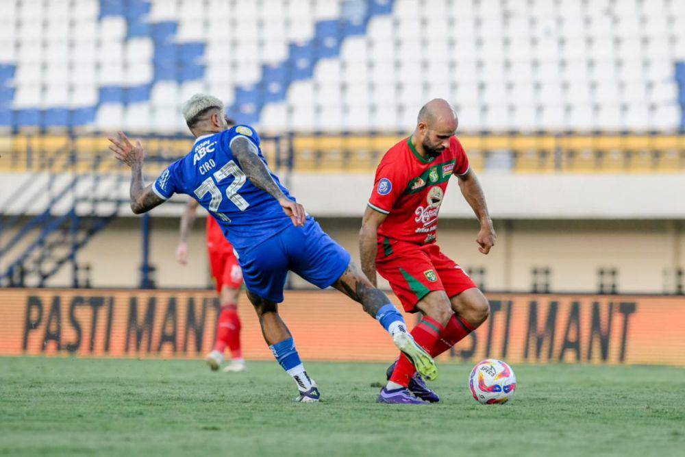 Persebaya Surabaya dalam laga melawan Persib Bandung pada pekan ke-8 Liga 1 Indonesia 2024/2025. (persebaya.id)