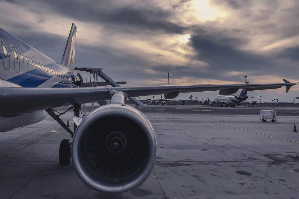 Kenapa Sayap Pesawat Berbentuk Airfoil? Simak Penjelasan Ilmiahnya!