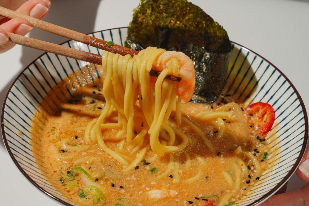 Resep Mi Kuah Susu yang Pedas, Bikin Ketagihan!