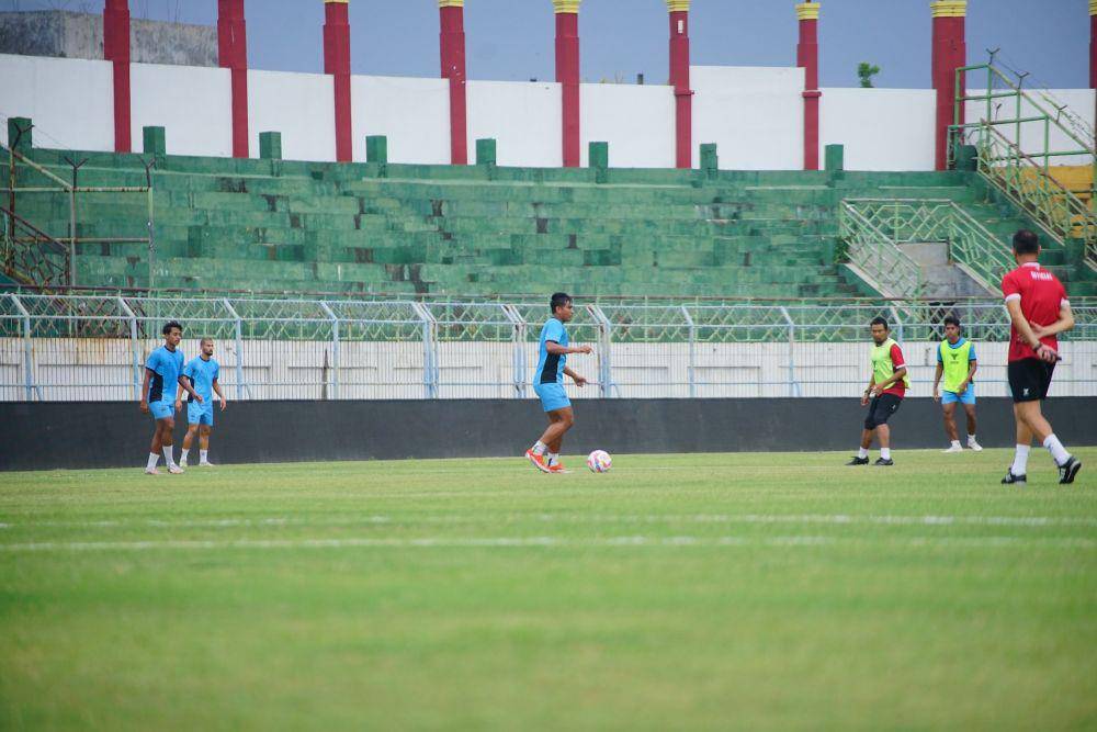 Pemain PSIS Semarang sedang jalani latihan rutin. (dok. PSIS)