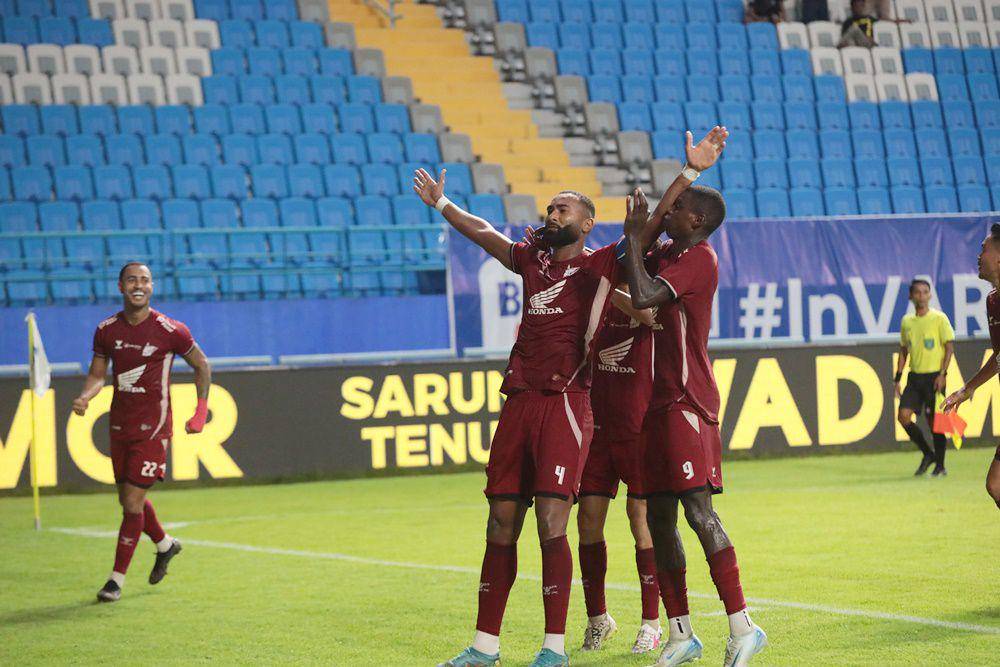PSM Makassar dalam laga melawan Madura United pada pekan ke-8 Liga 1 Indonesia 2024/2025. (ligaindonesiabaru.com)