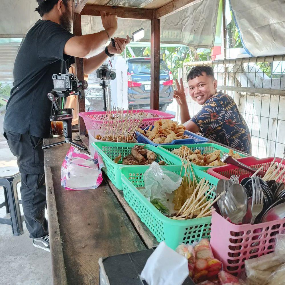Angkringan Tentrem Kang Dul: Murah, Gorengan Selalu Hangat
