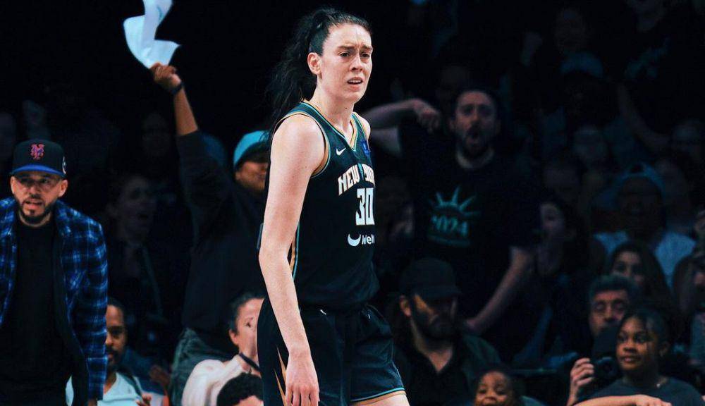 Breanna Stewart (instagram.com/breannastewart30)