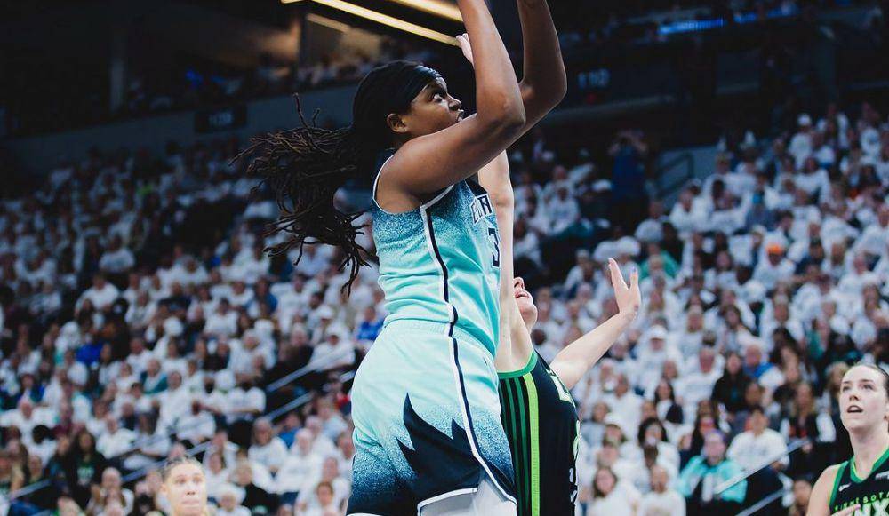 Jonquel Jones (instagram.com/nyliberty)
