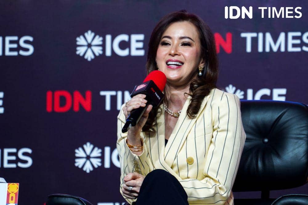 Alexandra Askandar dalam sesi "Financial Literacy and Entrepreneurship: Building Wealth and Stability for the Future" di acara IMGS 2024 pada Selasa (22/10/2024). (IDN Times/Tata Firza)