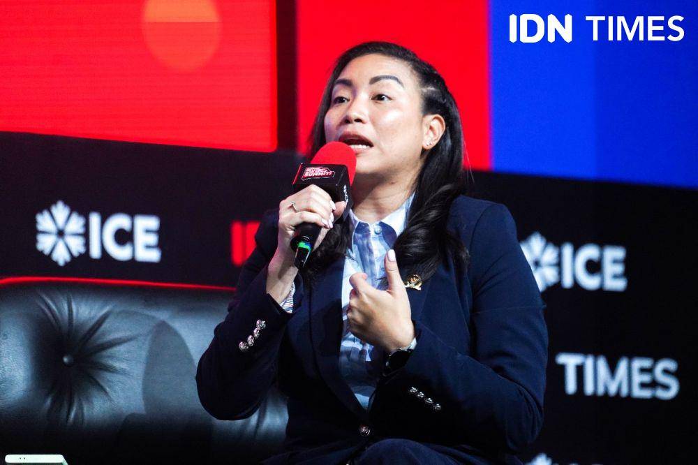 Rahayu Saraswati dalam sesi "Creative Industries and Cultural Heritage: Blending Tradition with Modernity" di acara IMGS pada Rabu (23/10/2024). (IDN Times/Tata Firza)