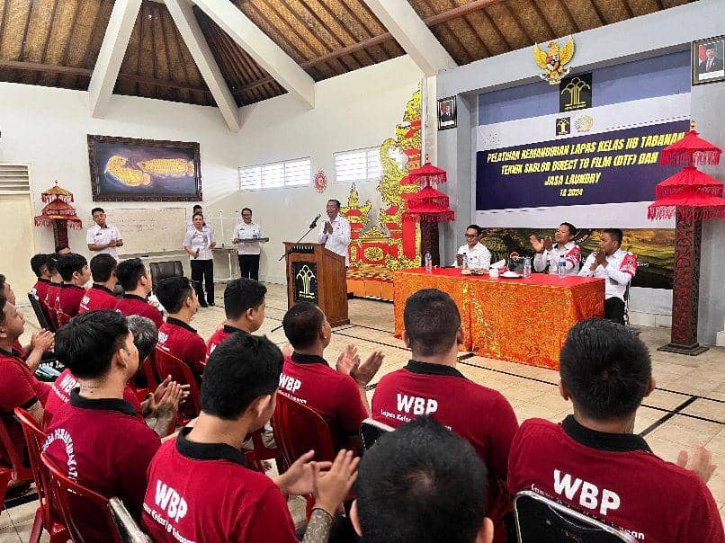 Pelatihan sablon dan laundry bagi warga binaan di Lapas Tabanan (Dok.IDN Times/istimewa)