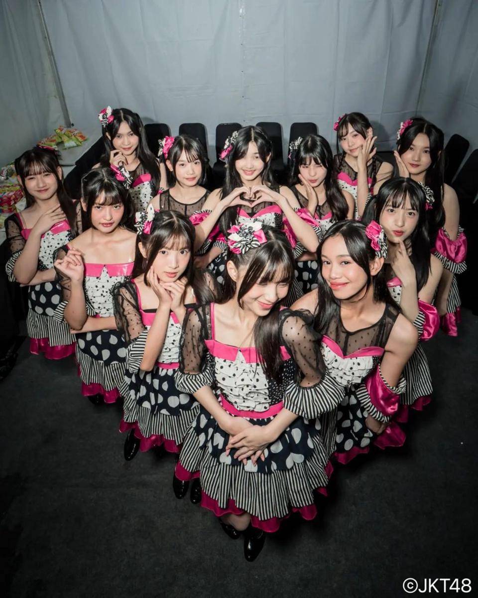 JKT48 (instagram.com/jkt48)