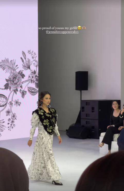 Jennifer Coppen di Jakarta Fashion Week (Instagram.com/jennifercoppenreal20)