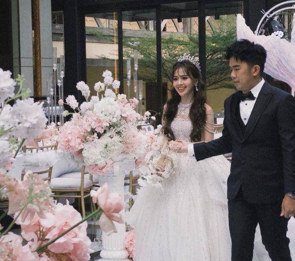 potret resepsi pernikahan Cindy Yuvia (instagram.com/dream_xismakeupteam)