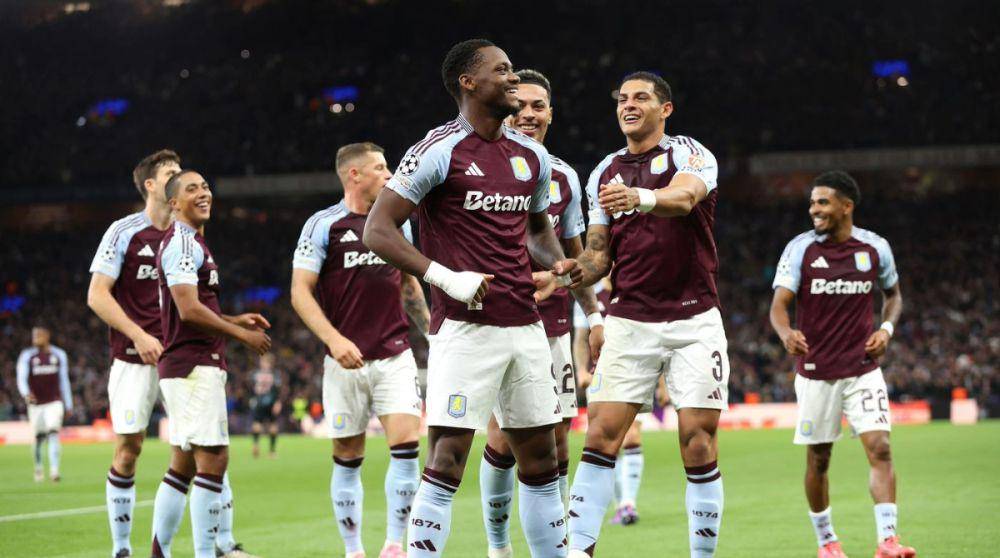 Jhon Duran (tengah) saat selebrasi usai cetak gol melawan Bayern Munich pada matchday kedua Liga Champions Eropa 2024/2025. (avfc.co.uk)