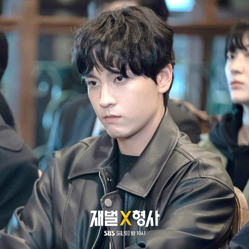 Choi Tae Joon di drama Flex X Cop (instagram.com/sbsdrama.official)