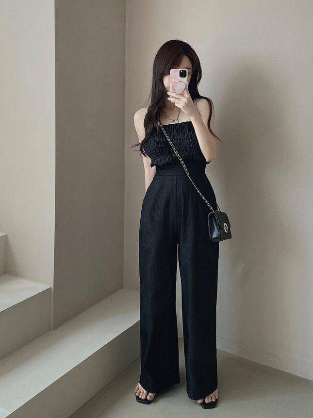 potret ide jumpsuit dengan look elegan (instagram.com/dearlove.fashion)