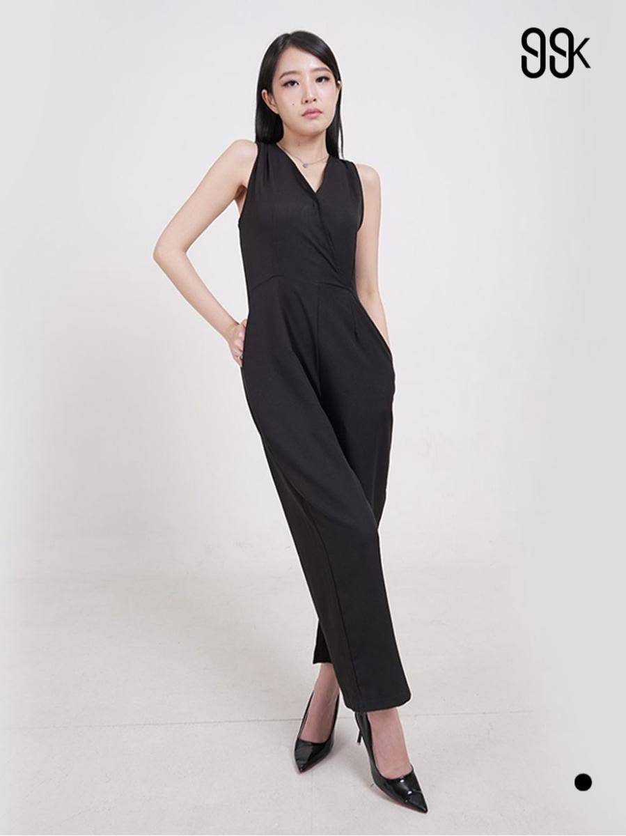 potret ide jumpsuit dengan look elegan (instagram.com/dearlove.fashion)
