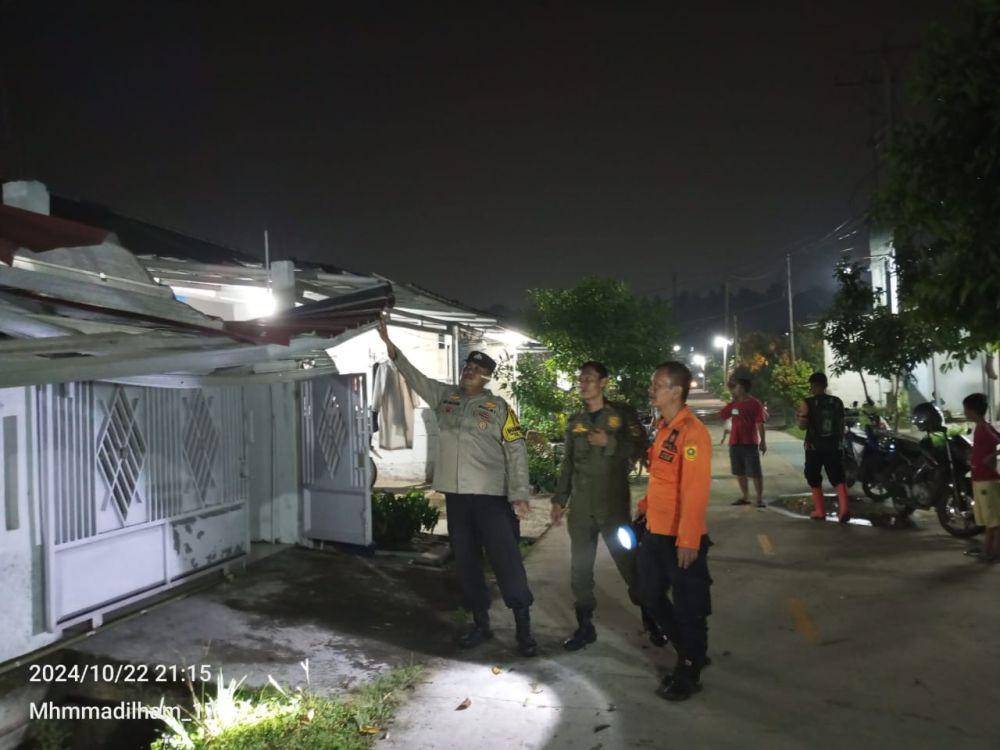 Rumah terdampak puting beliung di Desa Gunungsari, Kecamatan Citeureup, Kabupaten Bogor, Jawa Barat, Selasa (22/10/2024) sore. (Humas Polres Bogor).