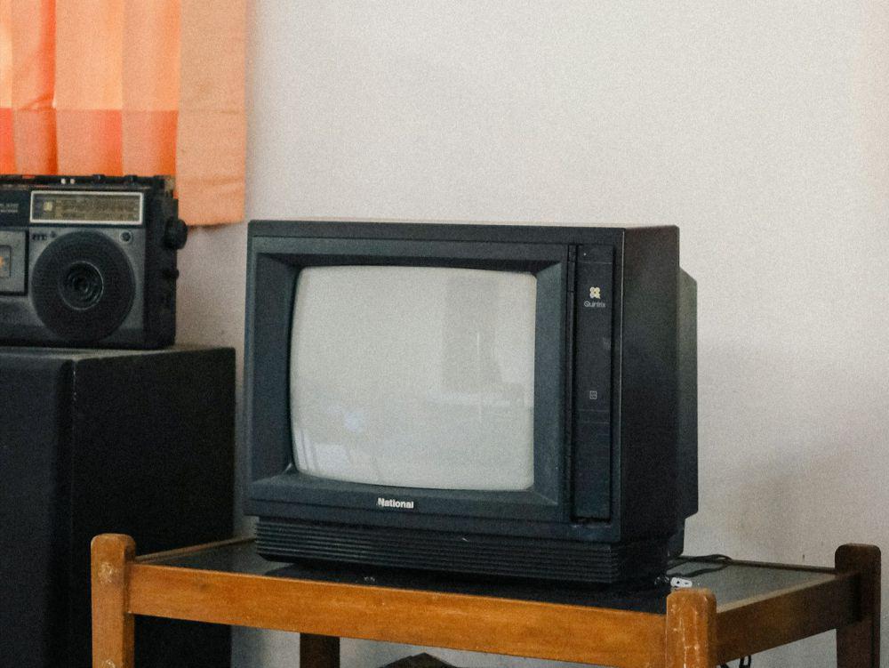 ilustrasi televisi konvensional (unsplash.com/Ikhsan Sugiarto)