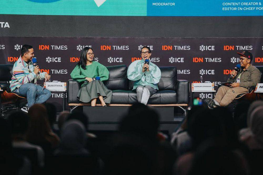 CadburyLemonade dan Judithya Pitana dalam sesinya di Indonesia Millenial and Gen-Z Summit, "Talking to Gen Z: Social Skills in Digital Age" bersama dengan Podcast Ancur. (Instagram.com/indonesia.summit)