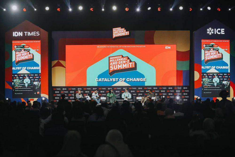 CadburyLemonade dan Judithya Pitana dalam sesinya di Indonesia Millenial and Gen-Z Summit, "Talking to Gen Z: Social Skills in Digital Age" bersama dengan Podcast Ancur. (Instagram.com/indonesia.summit)