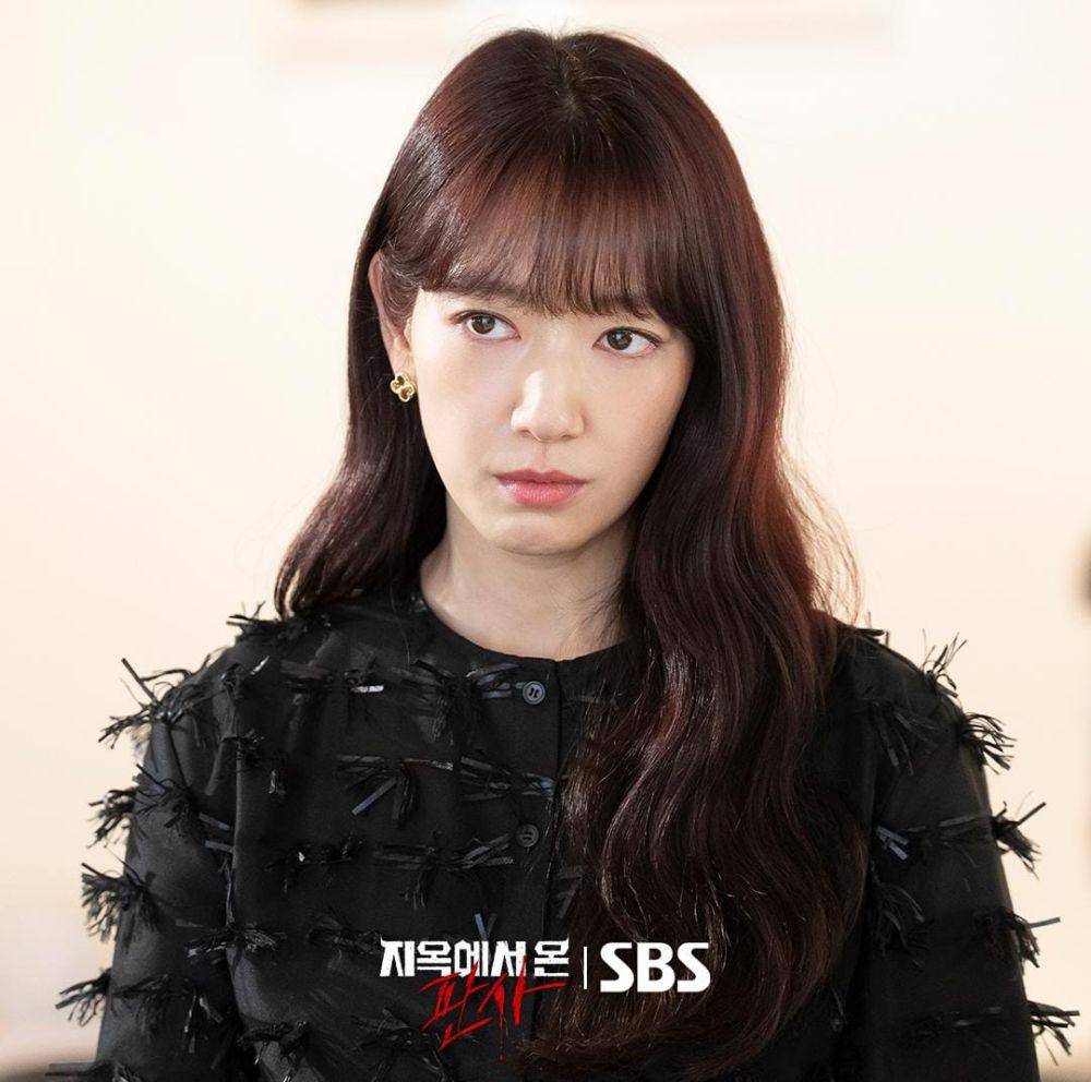 Park Shin Hye di drama The Judge from Hell (instagram.com/sbsdrama.official)